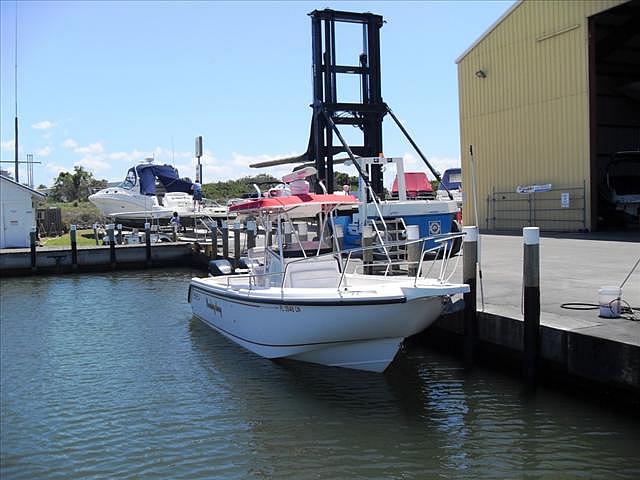 2000 BOSTON WHALER 26 OUTRAGE Venice FL 34285 Photo #0038338A