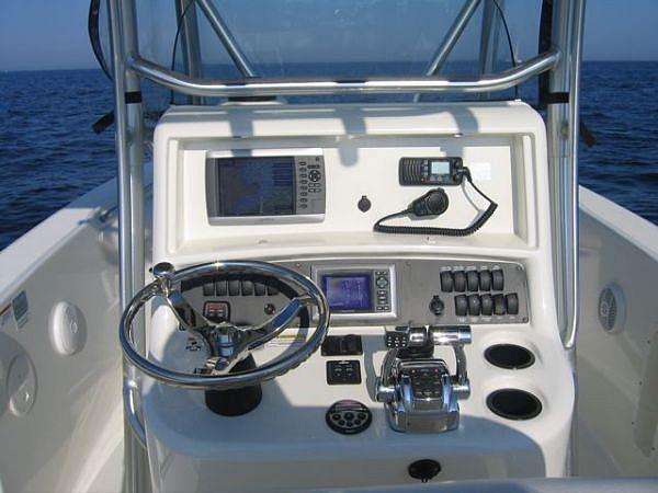 2008 Boston Whaler 270 Outrage Center Consol Gloucester MA 33715 Photo #0039177A