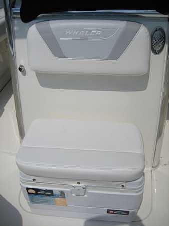 2009 Boston Whaler 220 Outrage Westhampton Be NY 11946 Photo #0041256A