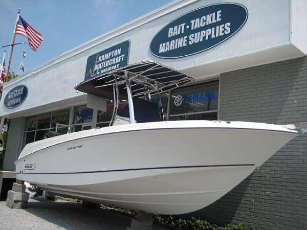 2009 Boston Whaler 220 Outrage Westhampton Be NY 11946 Photo #0041256A