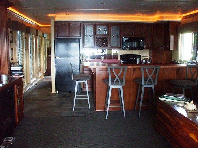 2009 Thoroughbred 17x60 Houseboat Jamestown KY 42629 Photo #0042634A