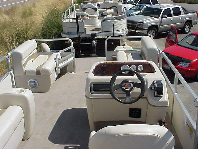 2009 TRACKER Party Barge 20 -Signature Nampa ID 83687 Photo #0042720A