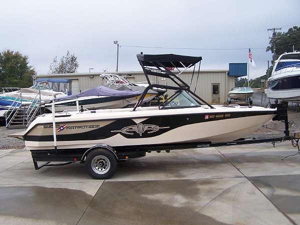 2001 Correct Craft Super Air Nautique 210 TE Mooresville NC 28117 Photo #0044080A