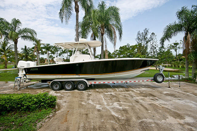 2001 JUPITER 31 CENTER CONSOLE Pompano Beach FL 33062 Photo #0044204A