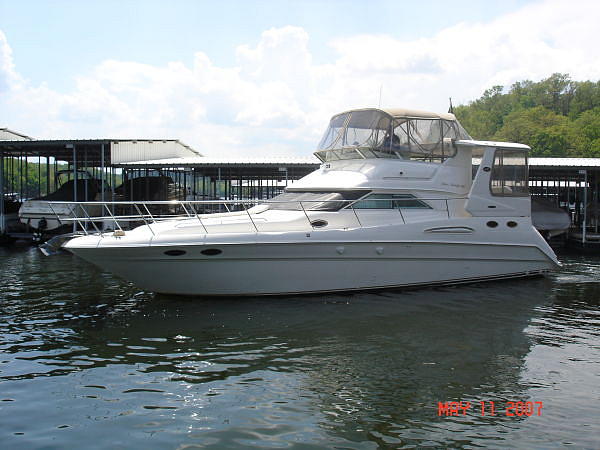 2001 SEA RAY 420 Aft Cabin FRESH WATER Lake Ozark MO 65049 Photo #0044376A