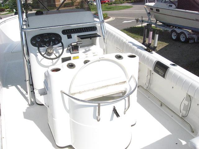 2002 TRITON 25 Center Console Spring Lake MI 49456 Photo #0044896A