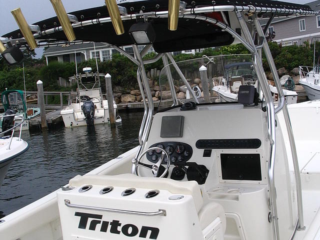 2003 Triton 2690 c/c Westerly RI Photo #0045413A