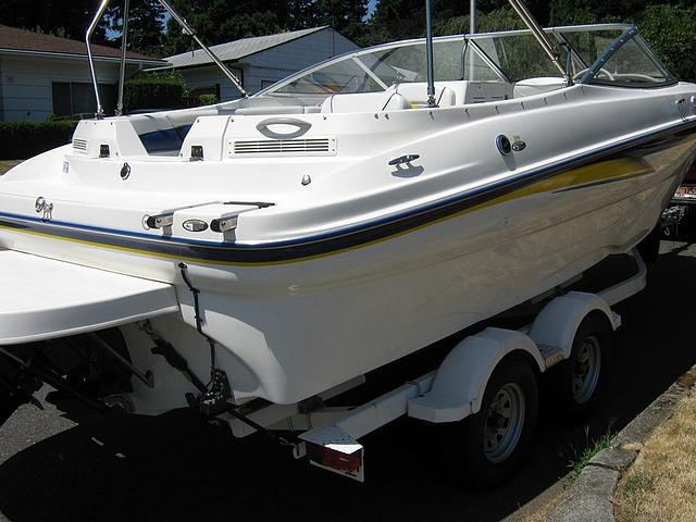 2004 BAYLINER 219 Deckboat Portland OR 97233 Photo #0045492A