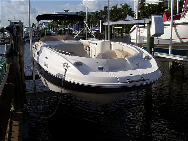 2004 CHAPARRAL 254 SUNESTA Fort Meyers FL 33919 Photo #0045574A