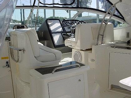 2005 Cruisers Yachts 420 Express Dubuque IA 52001 Photo #0046302A