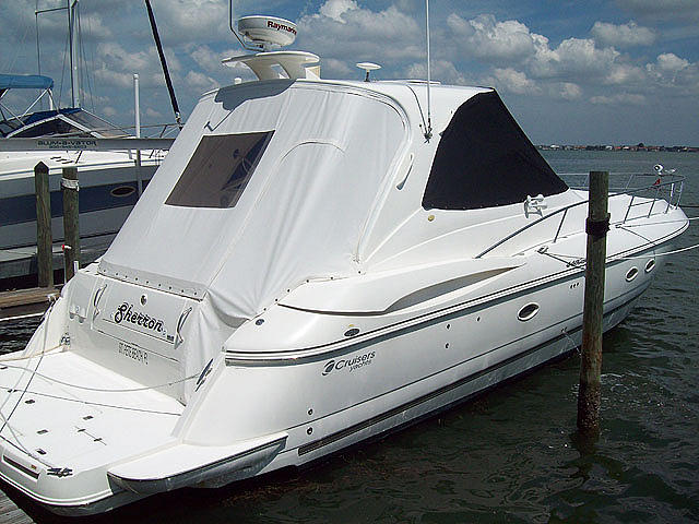 2005 CRUISERS YACHTS 440 EXPRESS Sarasota FL 34240 Photo #0046303A