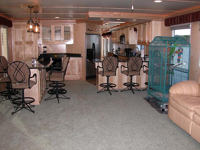 2005 Horizon Yacht Widebody Houseboat Royal AR Photo #0046427A