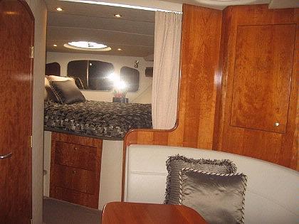 2006 Cruisers Yachts 370 Express Dubuque IA 52001 Photo #0047068A