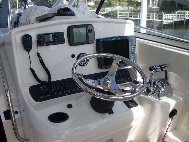 2007 BOSTON WHALER 305 Conquest w/Diesel Gen Jupiter FL 33403 Photo #0047907A