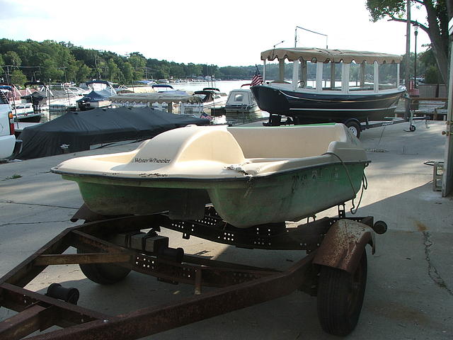 1992 Leisure Life water wheeler Algonquin IL 60102 Photo #0048874A