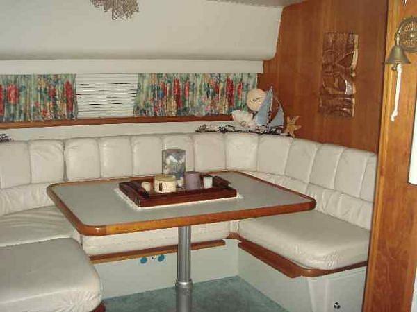 1995 Carver 440 Motoryacht with Two S Grasonville MD 21638 Photo #0049165A