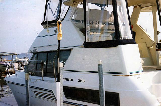 1995 CARVER BOATS 355 AURORA IN 47001 Photo #0049168A