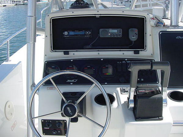 1999 Boston Whaler 26 Outrage Newport Beach CA 92663 Photo #0050516A