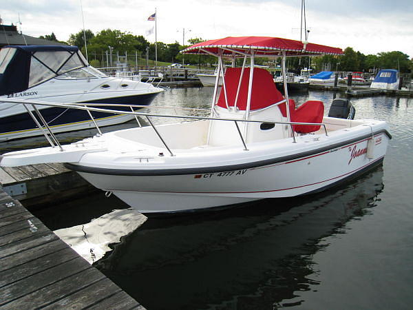 1999 Boston Whaler Outrage 23 CC Stamford/Norwa CT 06854 Photo #0050524A