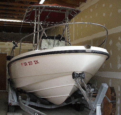 1999 Boston Whaler Outrage North Bend OR Photo #0050530A