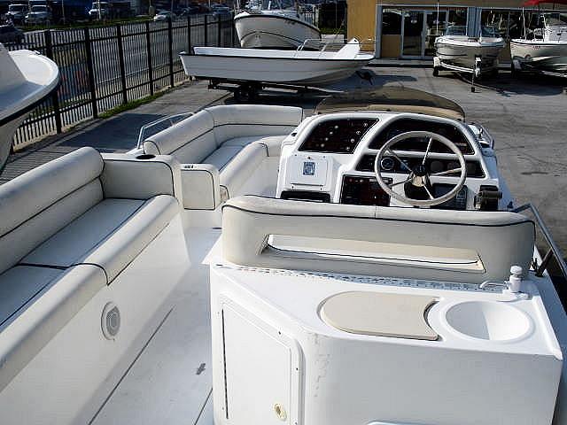 1999 HARRIS/KAYOT LEGEND DECK BOAT Miami FL 33150 Photo #0050697A