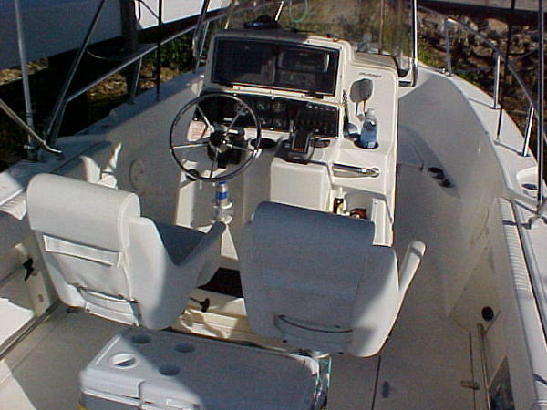 2000 BOSTON WHALER 23 Outrage Holland MI 49424 Photo #0051015A