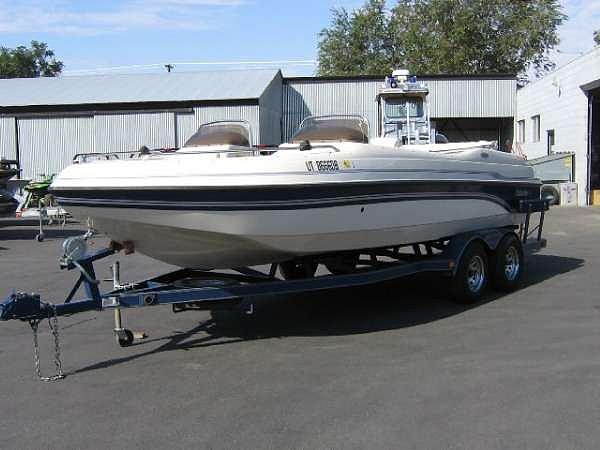 2000 Galaxie Boat Works 2200 DC Deck Boat Yakima WA 98902 Photo #0051186A