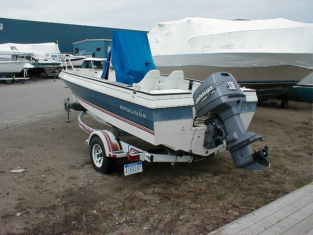 1986 BAYLINER 1910 Trophy CC St Joseph MI 49085 Photo #0051492A