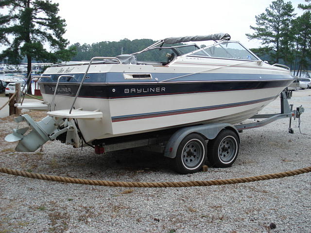 1986 BAYLINER 2150 Capri Bowrider Appling GA 30802 Photo #0051495A