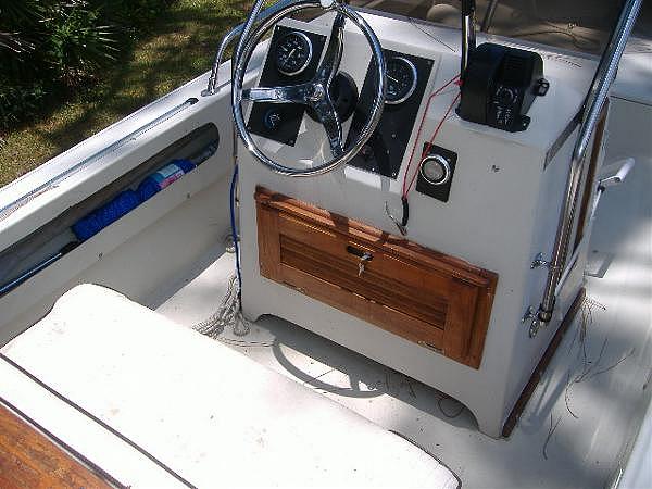 1986 Boston Whaler 17 NEUTAK Sarasota FL 34275 Photo #0051523A