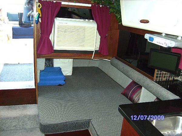 1986 Cruisers Yachts 266VEESPORT Pewaukee WI 53072 Photo #0051558A