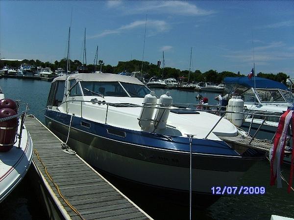 1986 Cruisers Yachts 266VEESPORT Pewaukee WI 53072 Photo #0051558A