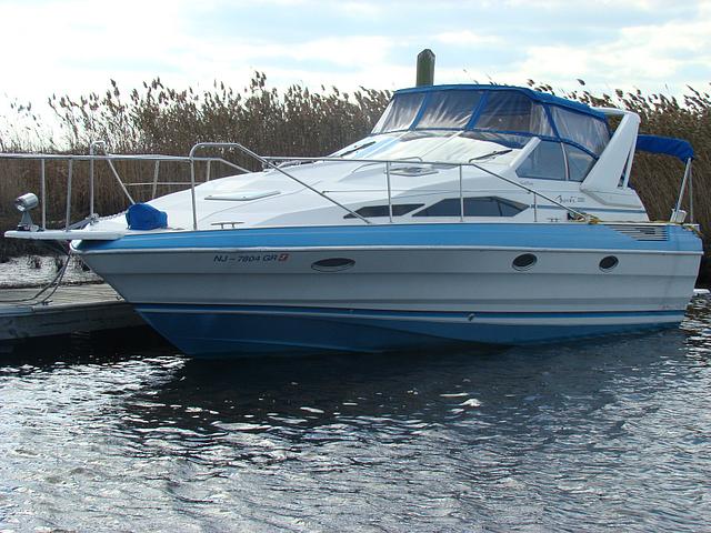 1988 BAYLINER 3250 Avanti Hammonton NJ 08037 Photo #0051669A