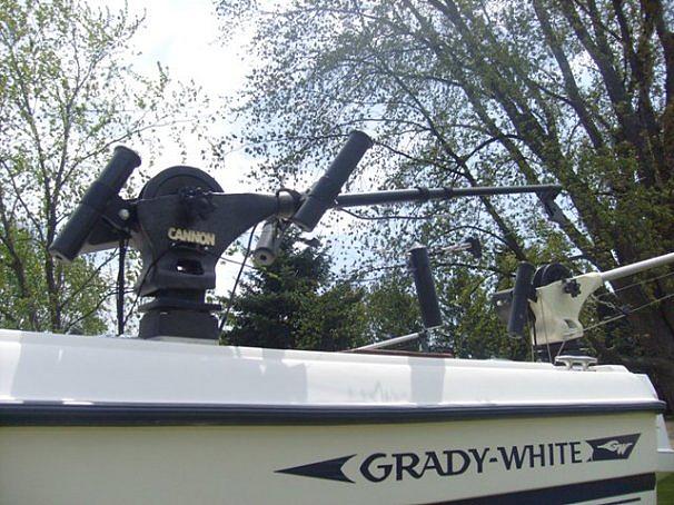 1988 Grady-White 242GT Winthrop Harbo IL 60096 Photo #0051788A