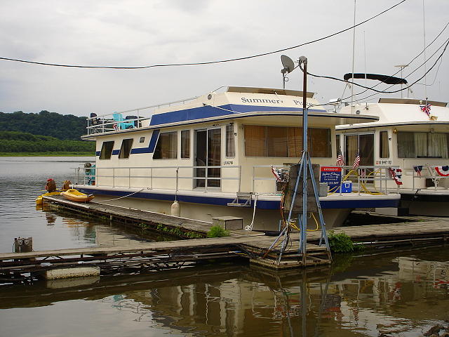 1989 GIBSON BOATS Executive Houseboat Dubuque IA 61010 Photo #0052029A