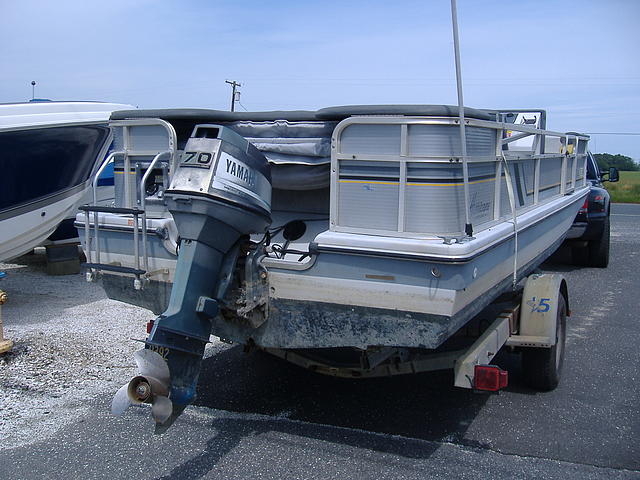 1990 HURRICANE FD196 Deck Boat Selbyville DE 19975 Photo #0052274A