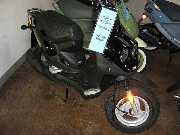 2009 Genuine Scooter Company Roughhouse R50 (50 cc) Marietta GA Photo #0057175B