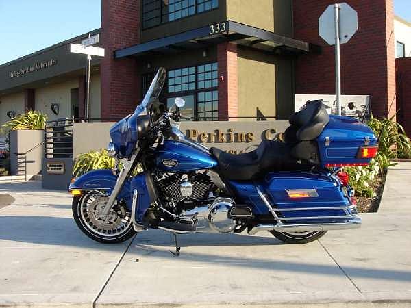 2009 Harley-Davidson FLHTCU Ultra Classic Elec South San Fran CA Photo #0057186B