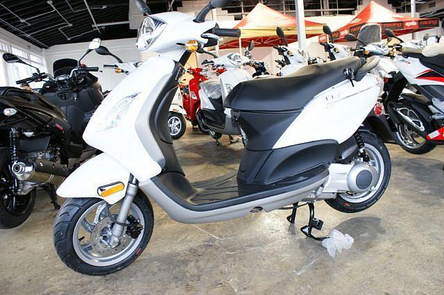 2009 PIAGGIO FLY 50 Bolingbrook IL Photo #0057429A