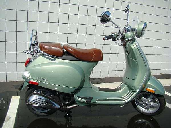 2009 Vespa LXV 150 Torrance CA Photo #0057623A