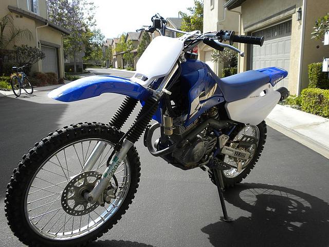 2004 YAMAHA TT-R125LE MISSION VIEJO CA Photo #0057980B