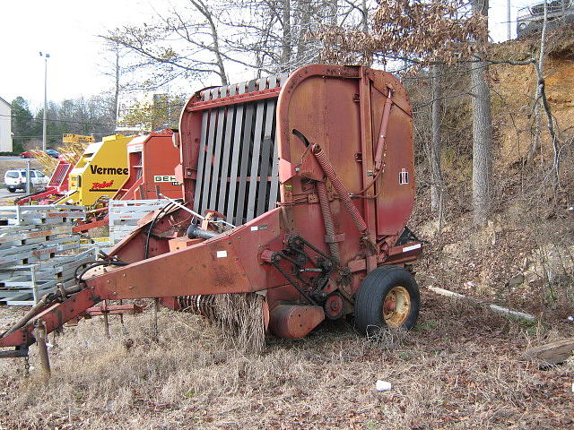 INTERNATIONAL round baler Jasper AL 35504 Photo #0065063A