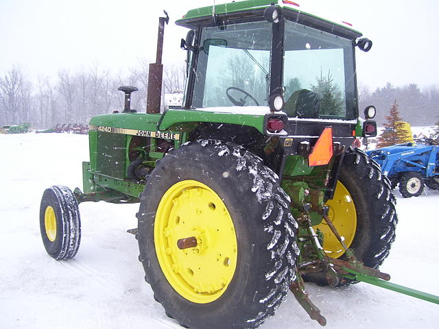 JOHN DEERE 4240 Lapeer MI 48446 Photo #0065155A