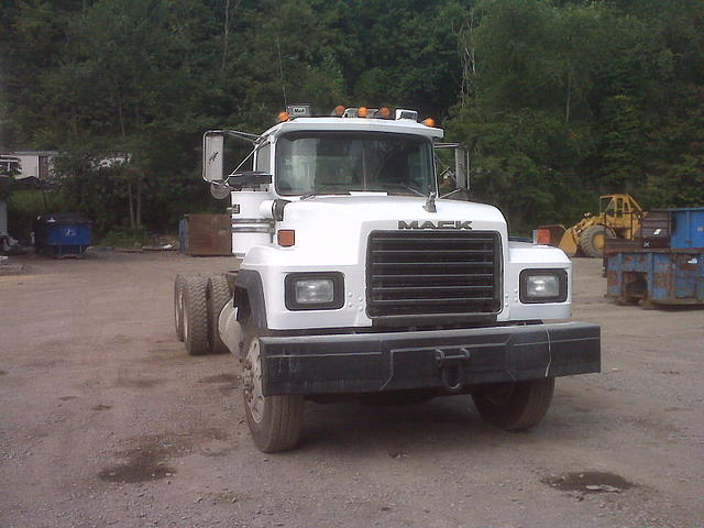 1992 MACK MACK R688ST LON Williamsburg VA 23188 Photo #0065849A