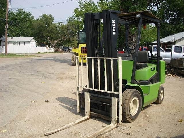 1995 CLARK CGP25 www forklifts4 TX 75229 Photo #0066211A