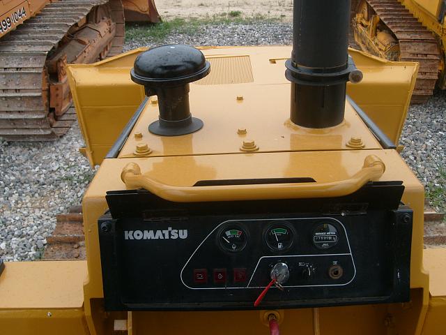 1998 KOMATSU D37E-5 Holmesville OH 44633 Photo #0069024K