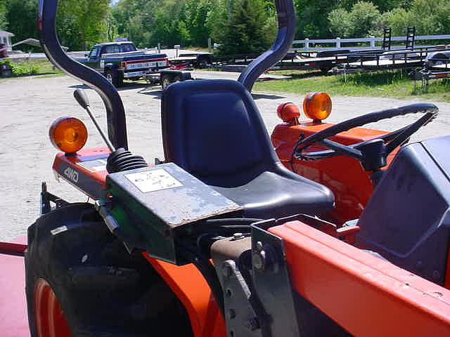 1999 KUBOTA L2500 Cantebury CT 06331 Photo #0069496A