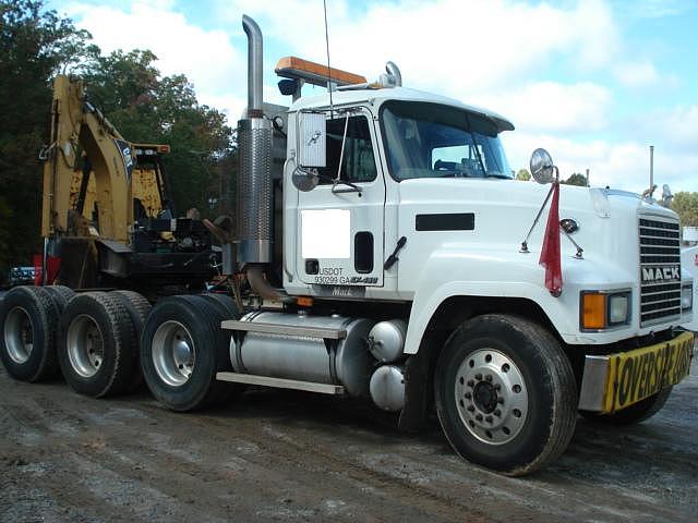 2000 MACK CH613 Non Sleep Williamsburg VA 23188 Photo #0070013A