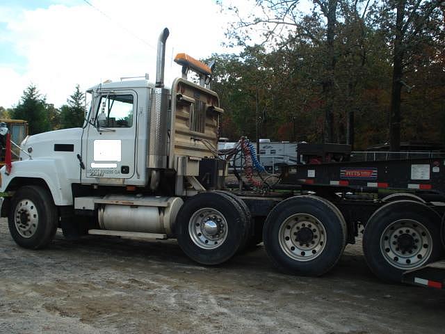 2000 MACK CH613 Non Sleep Williamsburg VA 23188 Photo #0070013A