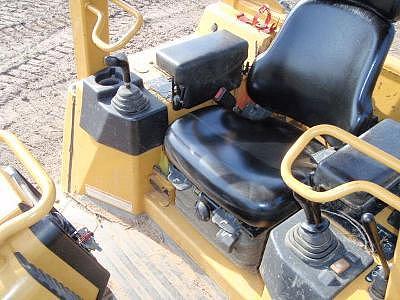 2003 CATERPILLAR D3G Novi MI 48375 Photo #0071047A